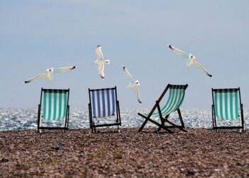 Backpacking Beach Chairs For a Luxurious Time on the Beach